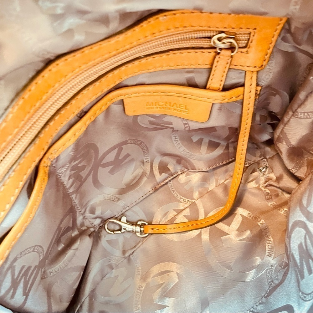 Michael Kors purse leather caramel shoulder bag super funky festival hip - Picture 16 of 16